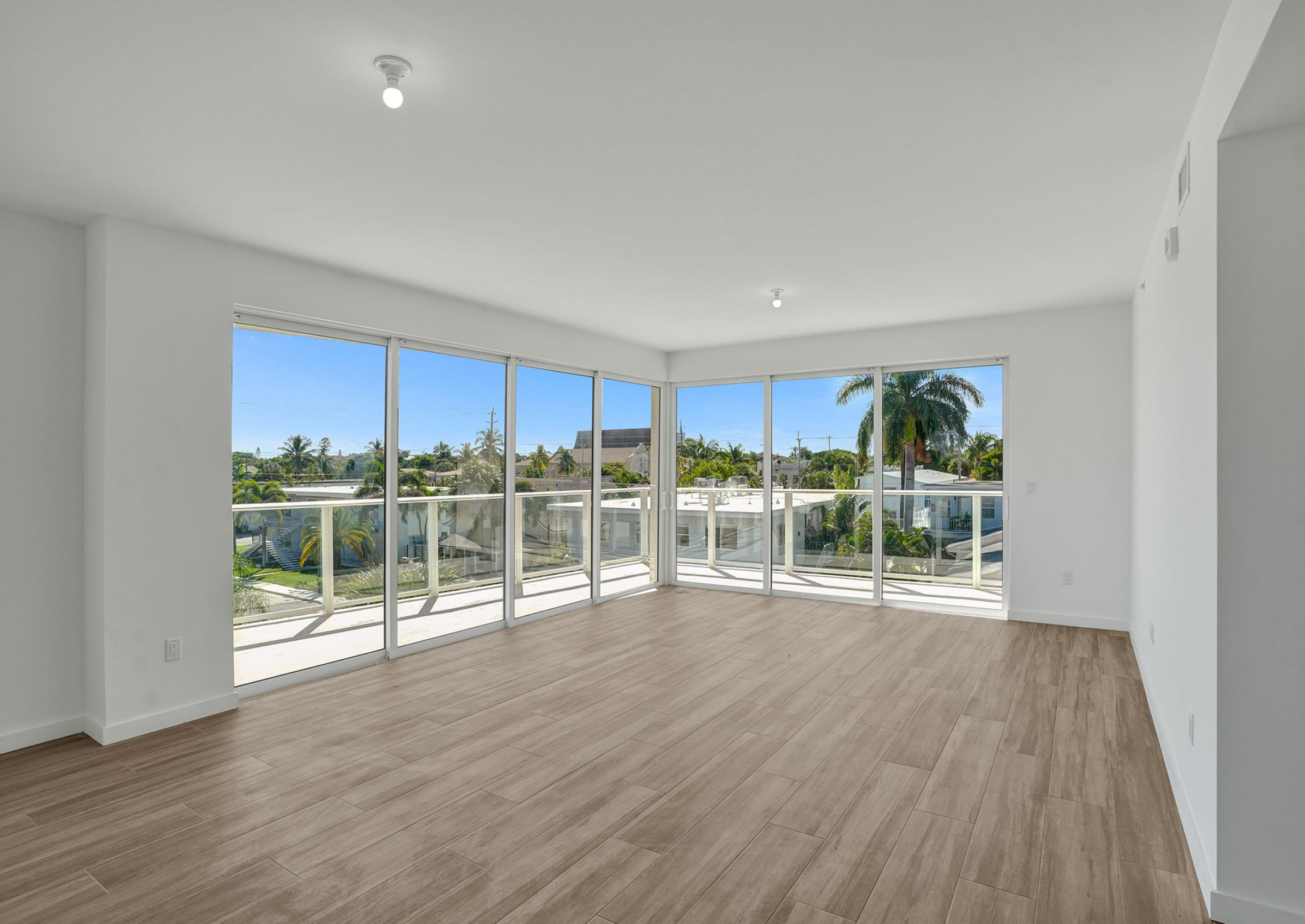 Alora Luxury Condominiums SunDream Investment