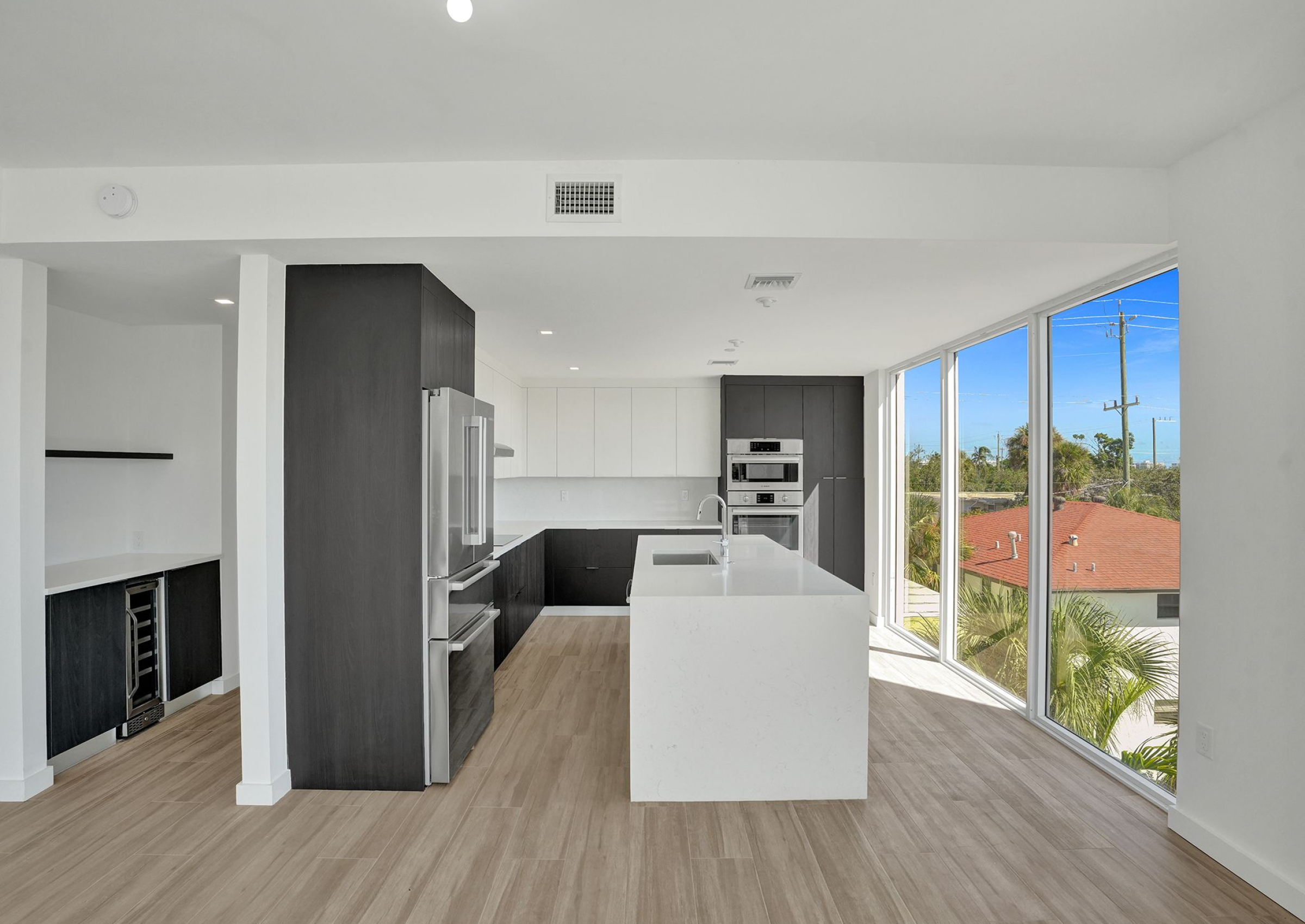 Alora Luxury Condominiums SunDream Investment